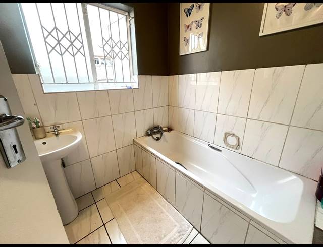 3 BEDROOM TOWNHOUSE FOR SALE IN BENDOR